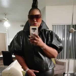 The Leather Puffy Sleeve Top